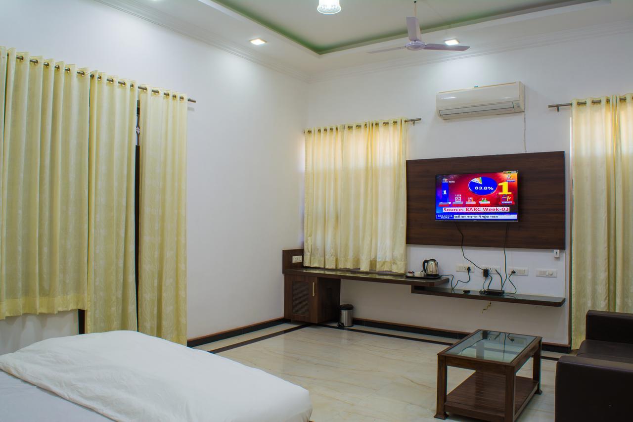 Tiger Hill Homestay อุเดเปอร์ ภายนอก รูปภาพ