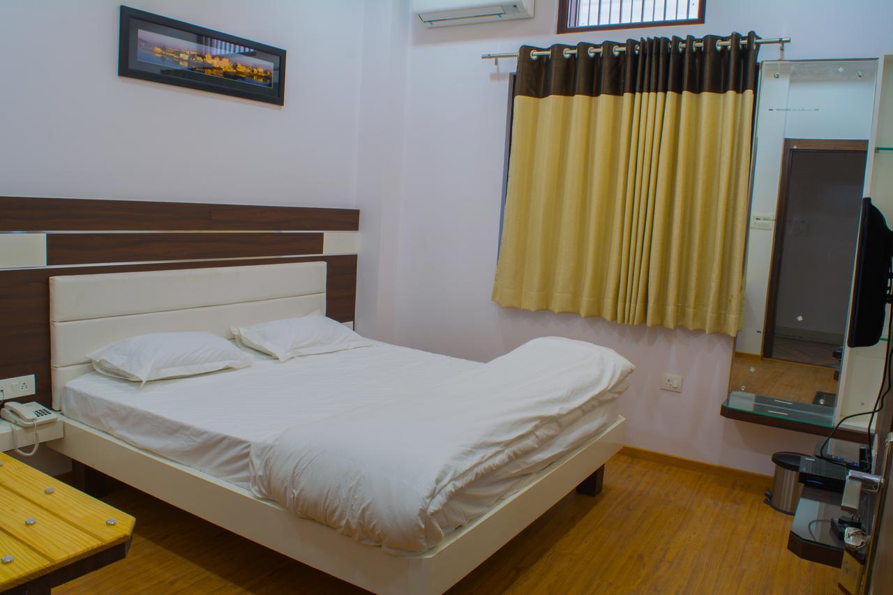 Tiger Hill Homestay อุเดเปอร์ ภายนอก รูปภาพ